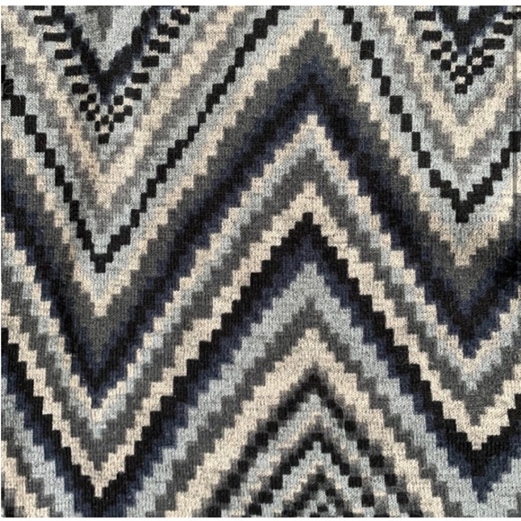 Top - Picture 2 of 4